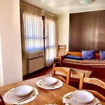 Apartamento Turisticos Cuirgu